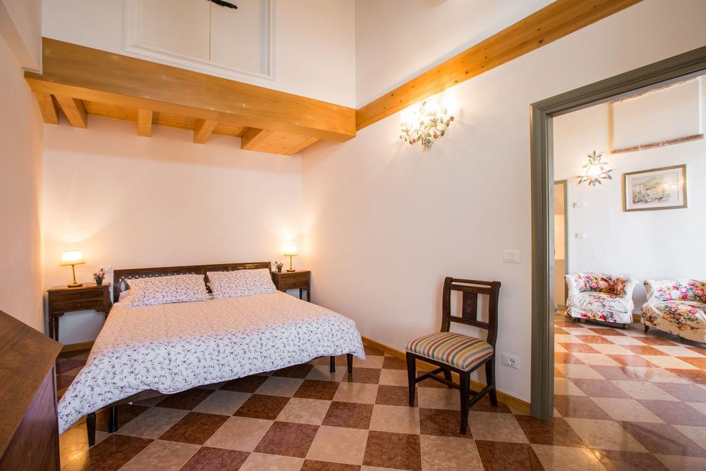 Le Camerine Apartment Water Front Toscolano-Maderno Esterno foto