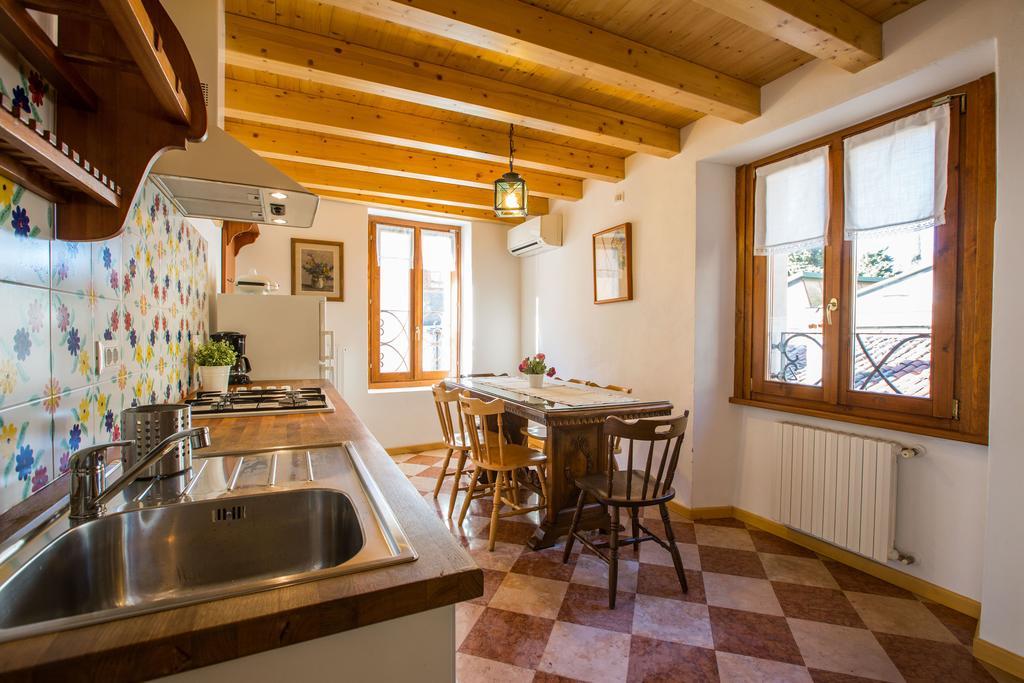 Le Camerine Apartment Water Front Toscolano-Maderno Esterno foto